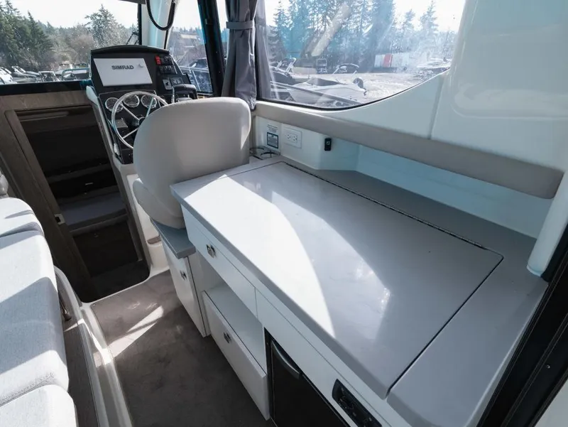 Slide: The Image of Bayliner Trophy T29 Explorer 2025 - 7