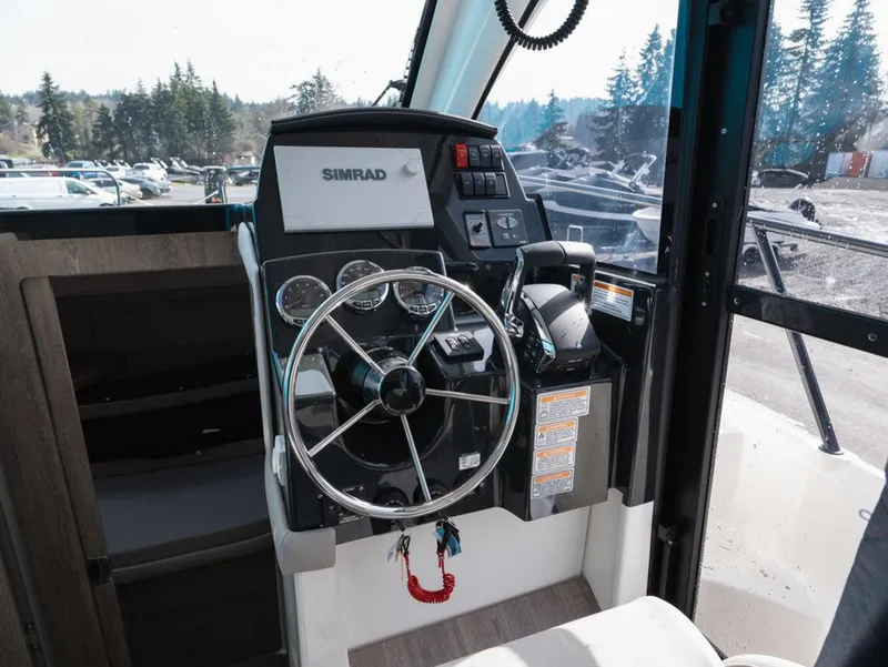 Slide: The Image of Bayliner Trophy T29 Explorer 2025 - 8