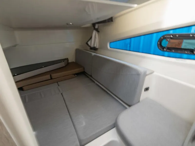 Slide: The Image of Bayliner Trophy T29 Explorer 2025 - 9