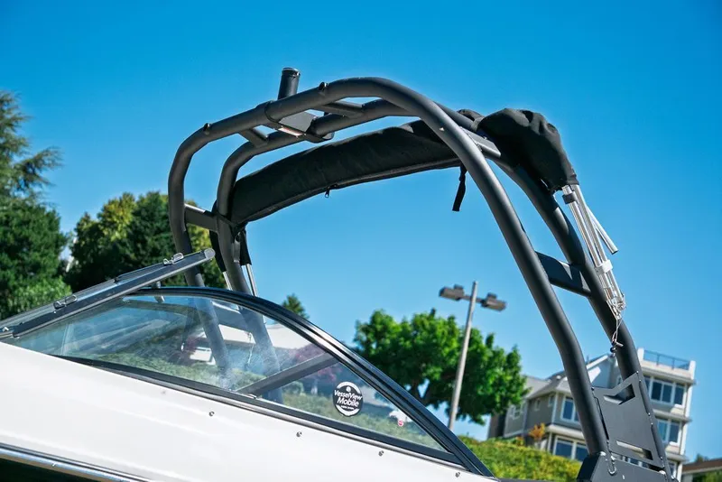 Slide: The Image of Bayliner D20I 2025 - 3