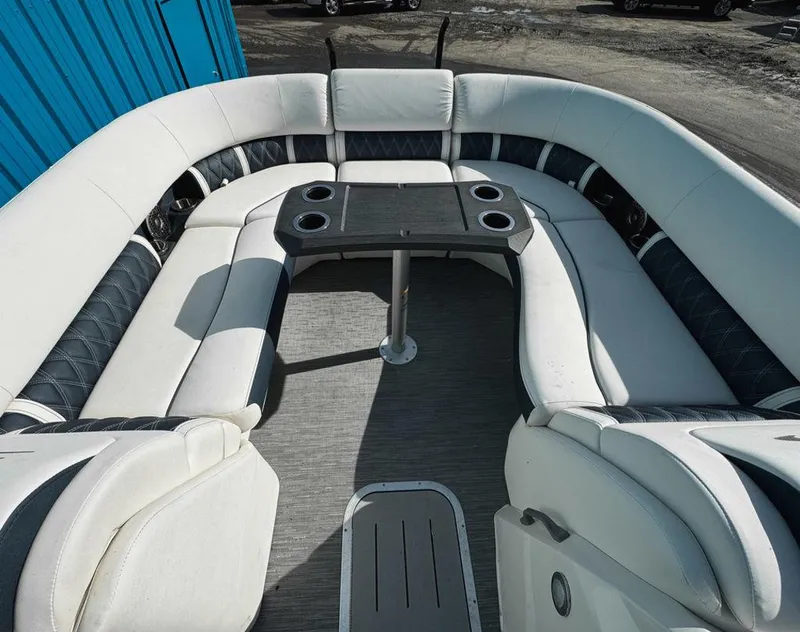 Slide: The Image of Bennington LX Sport Line 2023 - 12