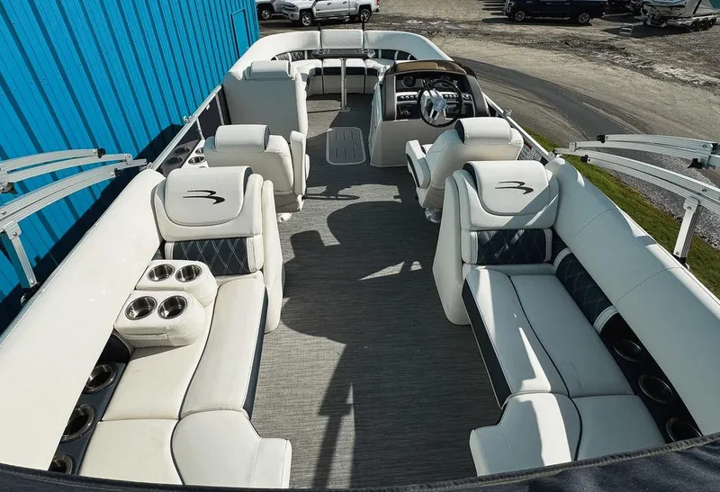 Slide: The Image of Bennington LX Sport Line 2023 - 8