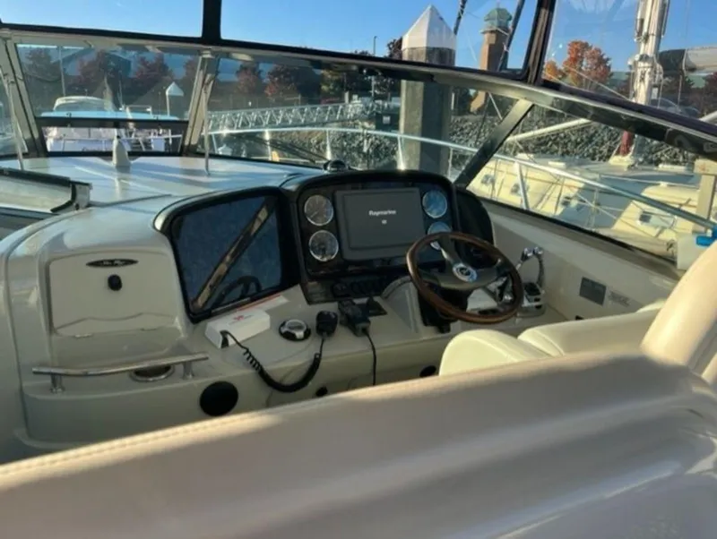 Slide: The Image of Sea Ray 390 Sundancer 2010 - 11