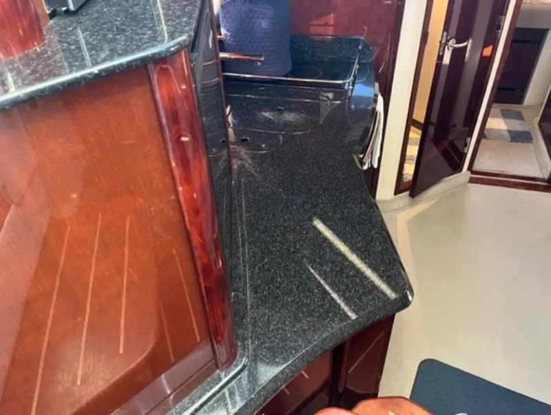 Slide: The Image of Sea Ray 390 Sundancer 2010 - 18