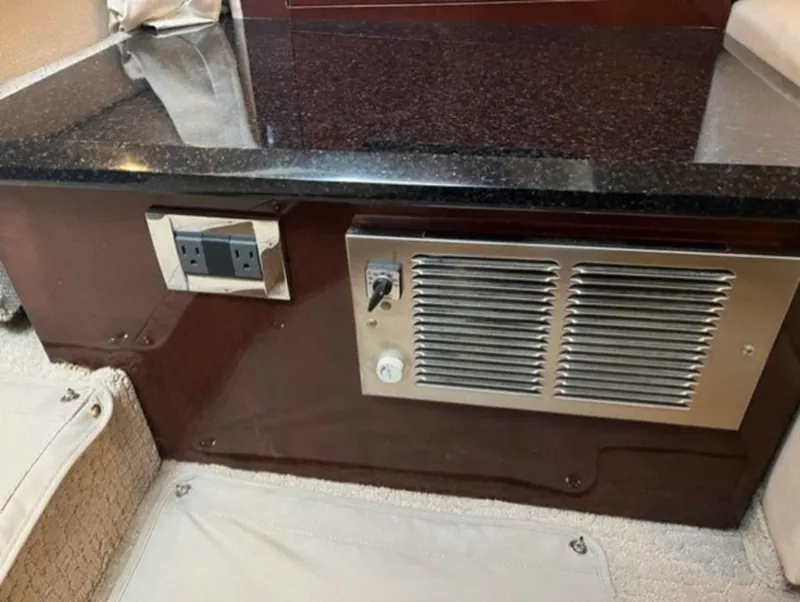 Slide: The Image of Sea Ray 390 Sundancer 2010 - 31