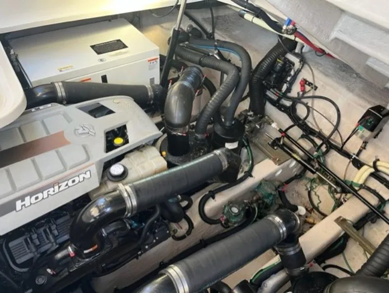 Slide: The Image of Sea Ray 390 Sundancer 2010 - 36