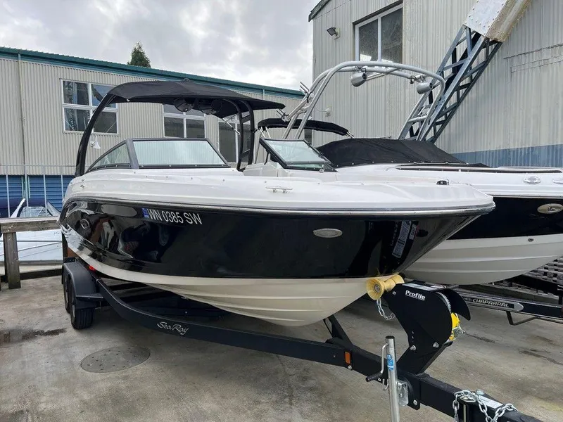 The Image of Sea Ray SPX 230 2019 - 1
