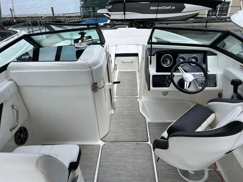 Slide: The Image of Sea Ray SPX 230 2019 - 3