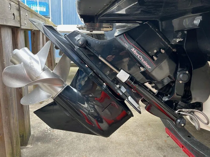 Slide: The Image of Sea Ray SPX 230 2019 - 8