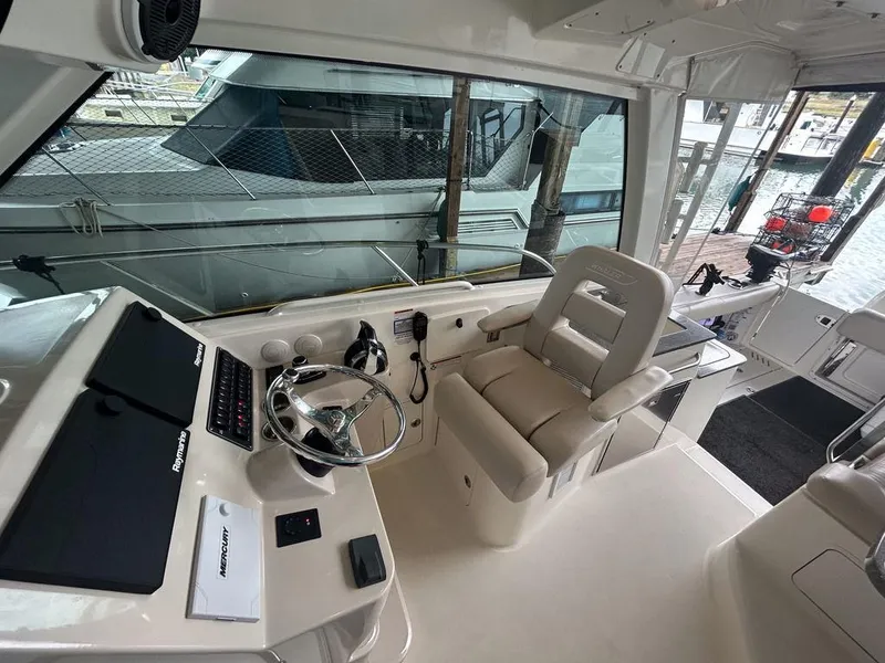 Slide: The Image of Boston Whaler 345 Conquest 2019 - 19