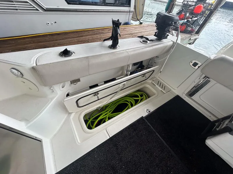 Slide: The Image of Boston Whaler 345 Conquest 2019 - 23