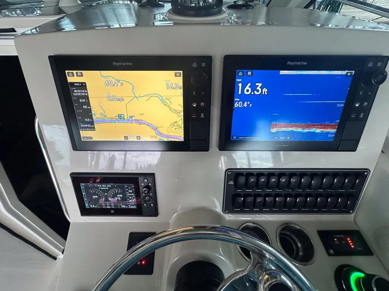 Slide: The Image of Boston Whaler 345 Conquest 2019 - 27