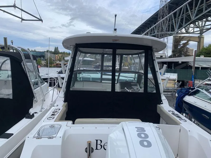 Slide: The Image of Boston Whaler 240 Vantage 2021 - 5