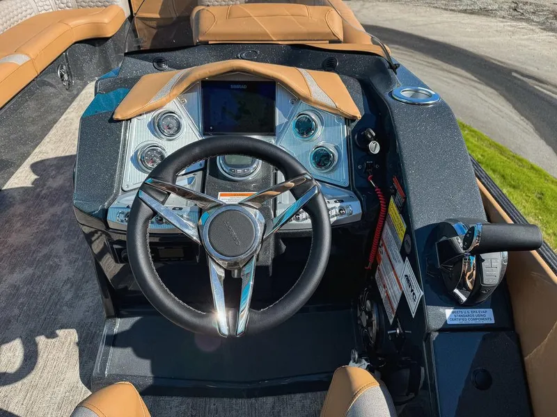 Slide: The Image of Crest Caribbean Platinum 250 2022 - 10