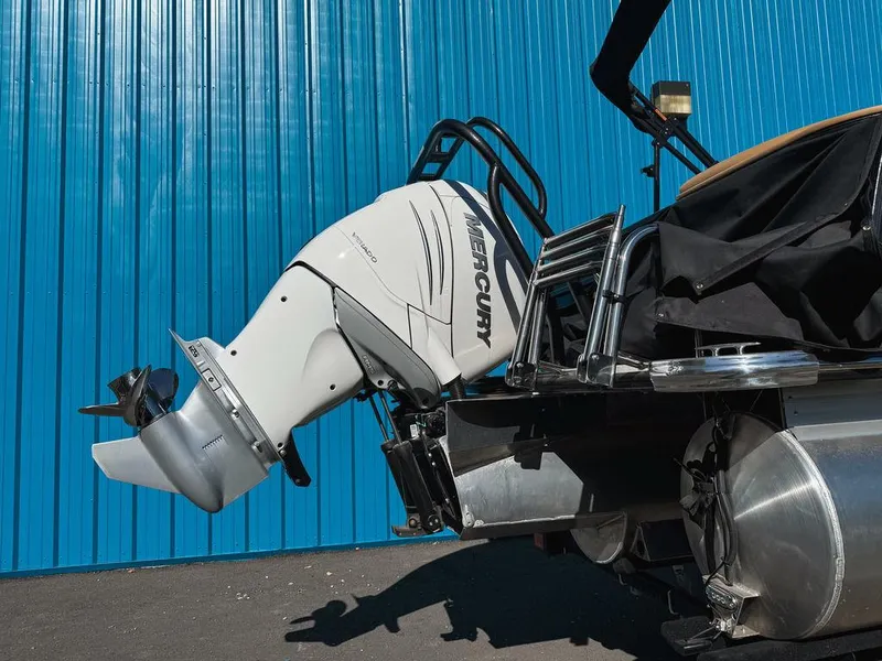 Slide: The Image of Crest Caribbean Platinum 250 2022 - 12