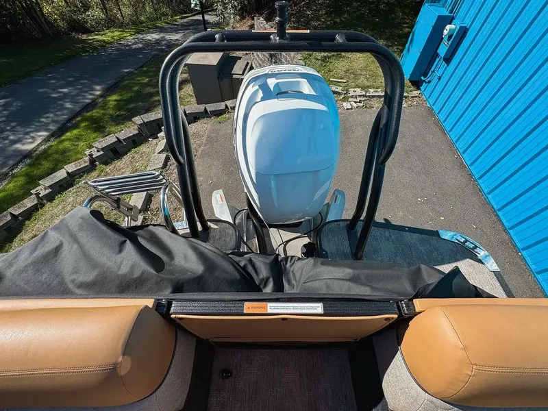 Slide: The Image of Crest Caribbean Platinum 250 2022 - 7