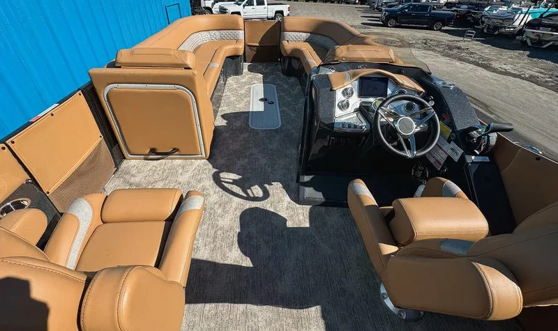 Slide: The Image of Crest Caribbean Platinum 250 2022 - 9