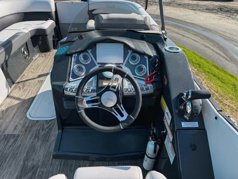 Slide: The Image of Crest Caribbean RS 230 2022 - 12