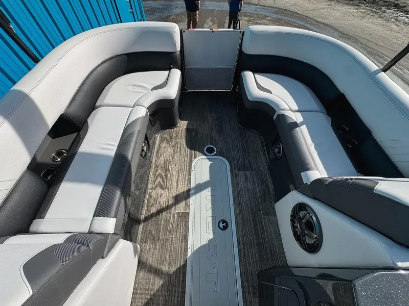 Slide: The Image of Crest Caribbean RS 230 2022 - 13