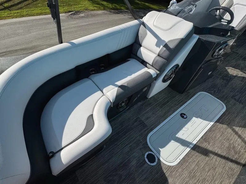 Slide: The Image of Crest Caribbean RS 230 2022 - 3