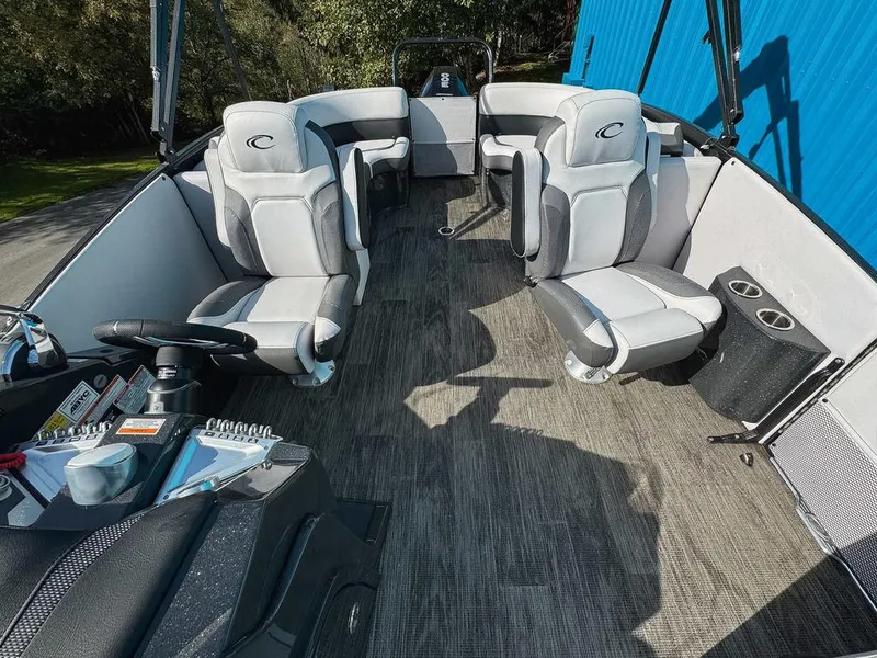 Slide: The Image of Crest Caribbean RS 230 2022 - 5