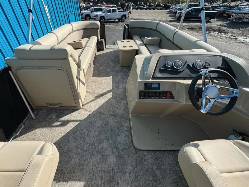 Slide: The Image of Crest Classic LX 240 2023 - 11