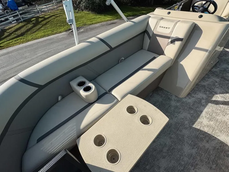 Slide: The Image of Crest Classic LX 240 2023 - 3