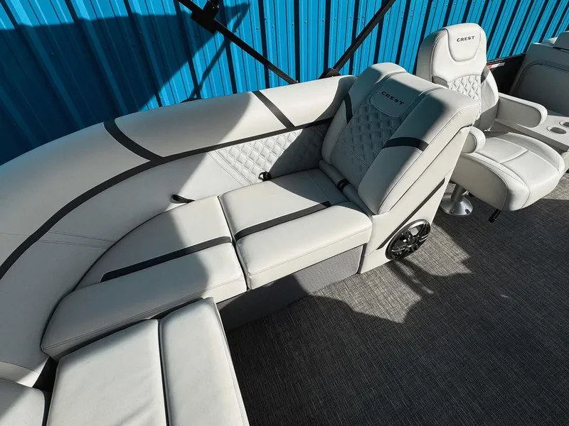 Slide: The Image of Crest Classic Platinum 220 2023 - 10