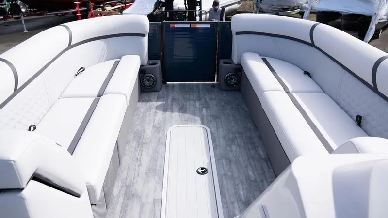 Slide: The Image of Crest Classic Platinum 240 2023 - 7