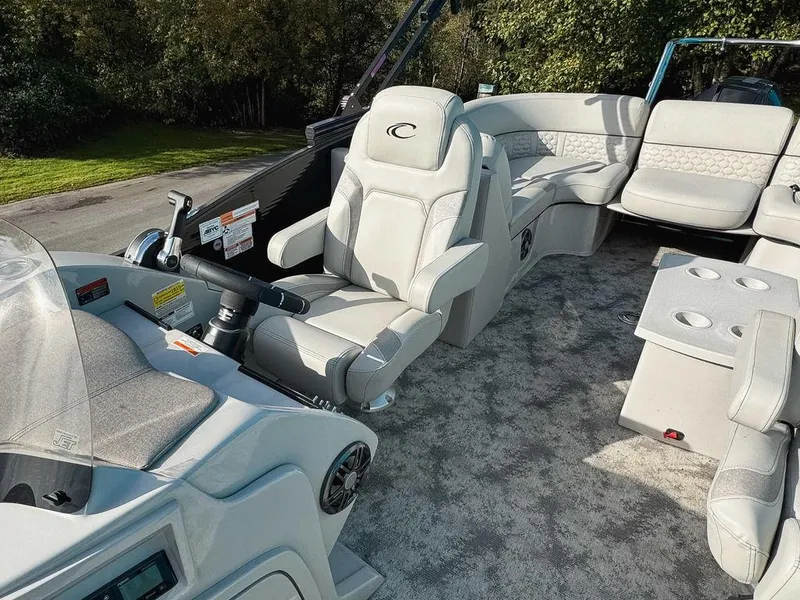 Slide: The Image of Crest Caribbean LX 230 2023 - 5