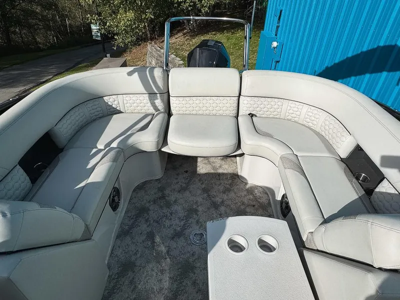 Slide: The Image of Crest Caribbean LX 230 2023 - 7