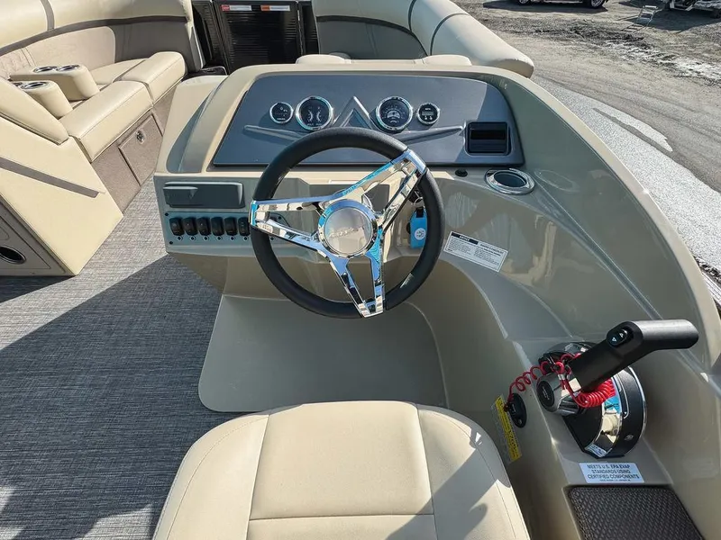 Slide: The Image of Crest Classic DLX 220 2023 - 11