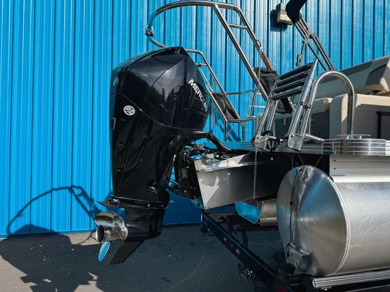 Slide: The Image of Crest Classic DLX 220 2023 - 13