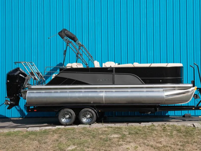 Slide: The Image of Crest Classic DLX 220 2023 - 14