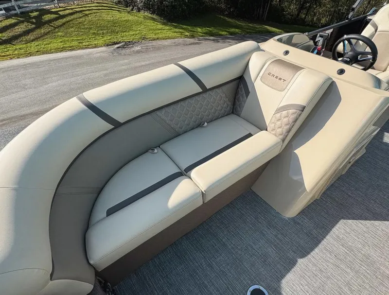 Slide: The Image of Crest Classic DLX 220 2023 - 3