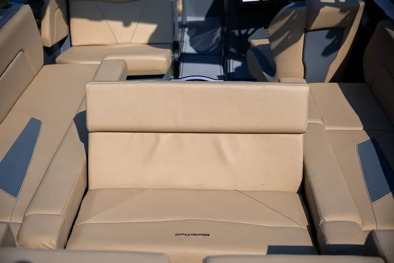 Slide: The Image of MasterCraft NXT24 2024 - 12