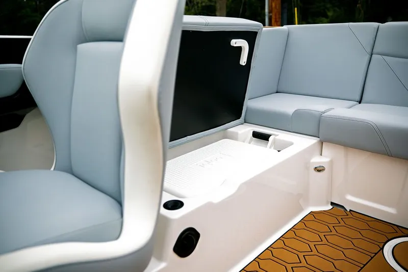 Slide: The Image of MasterCraft NXT21 2024 - 19