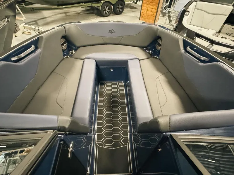 Slide: The Image of MasterCraft NXT24 2024 - 10