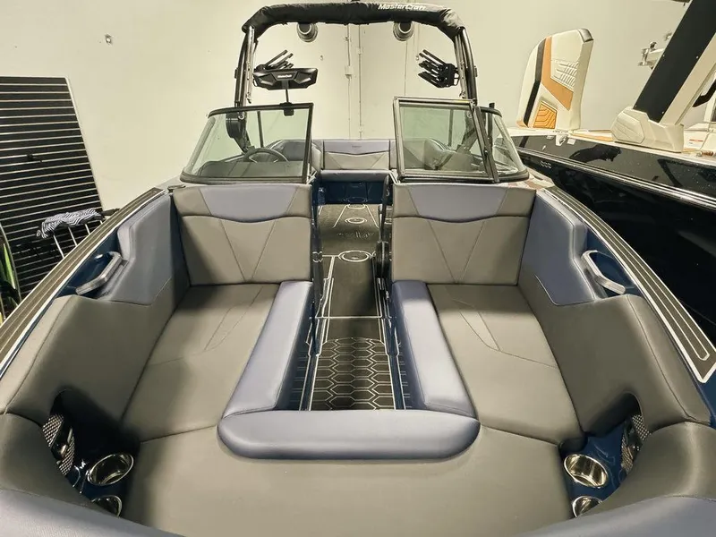 Slide: The Image of MasterCraft NXT24 2024 - 14