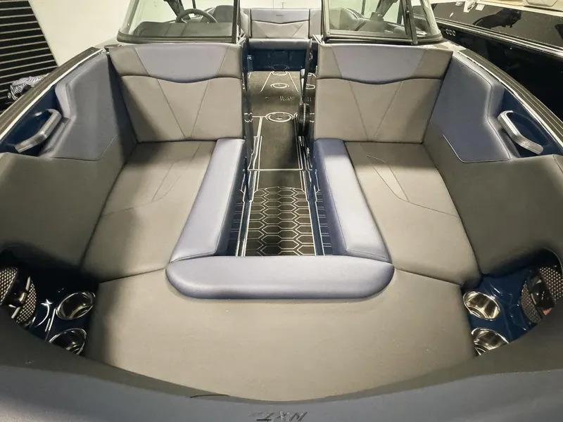Slide: The Image of MasterCraft NXT24 2024 - 15