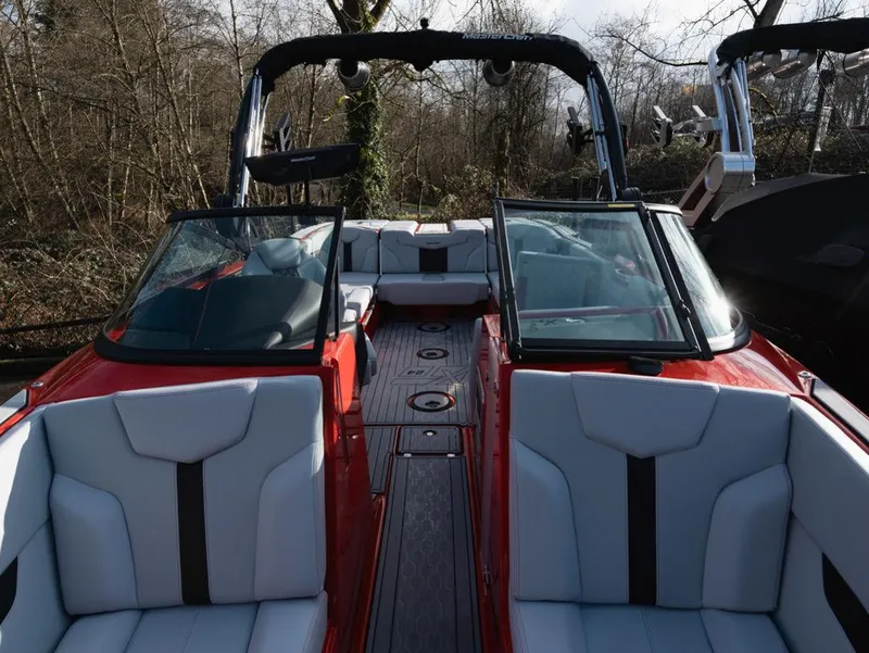 Slide: The Image of MasterCraft XT24 2024 - 12