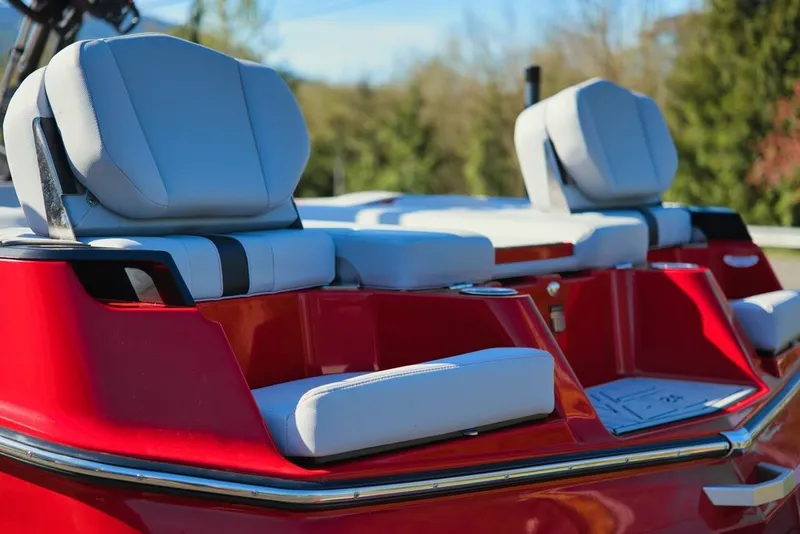 Slide: The Image of MasterCraft XT24 2024 - 23