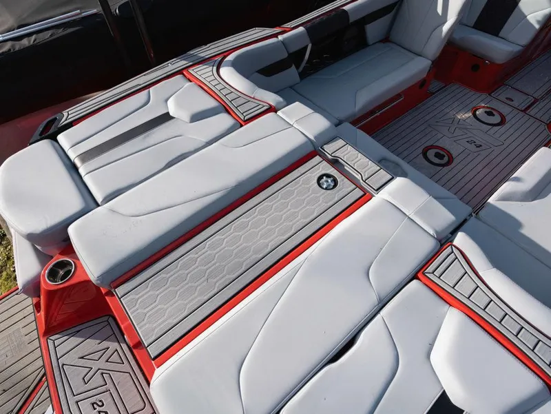 Slide: The Image of MasterCraft XT24 2024 - 6