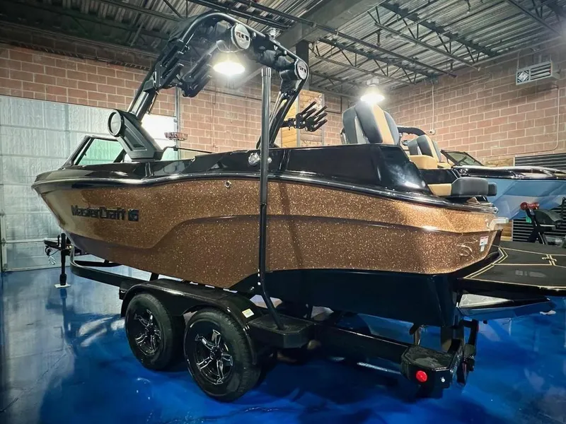 Slide: The Image of MasterCraft XT23 2024 - 2