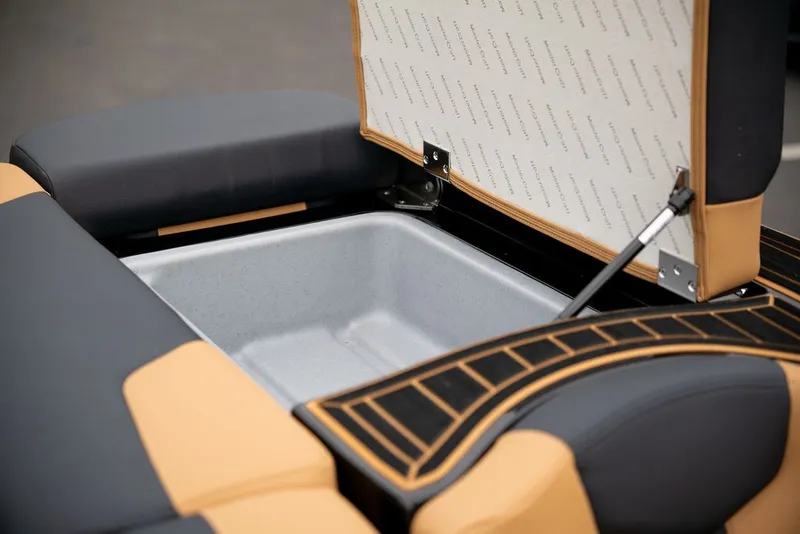 Slide: The Image of MasterCraft XT23 2024 - 25