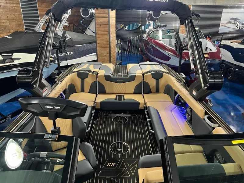 Slide: The Image of MasterCraft XT23 2024 - 8