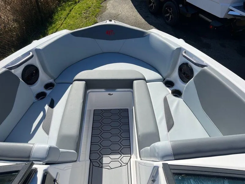 Slide: The Image of MasterCraft NXT21 2025 - 7