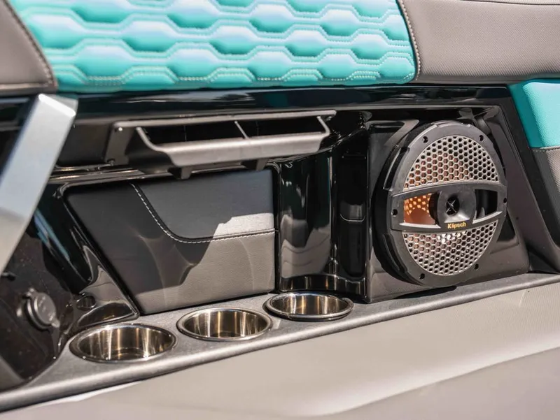 Slide: The Image of MasterCraft XT24 2025 - 13
