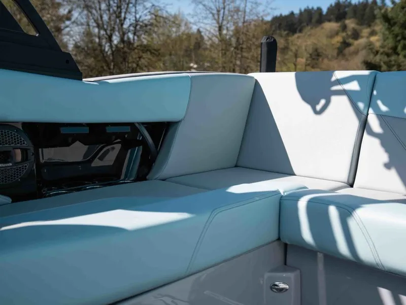Slide: The Image of MasterCraft NXT21 2025 - 14