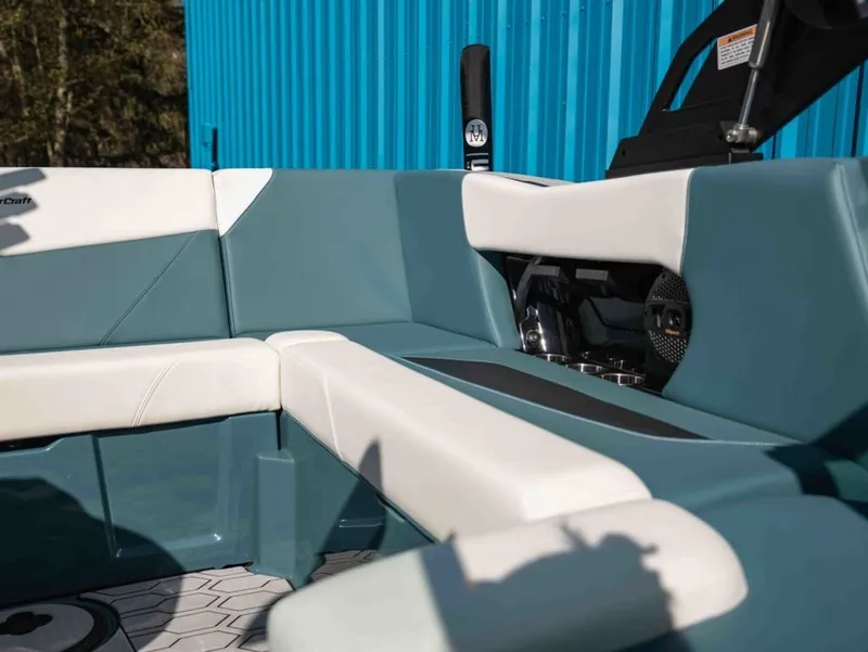 Slide: The Image of MasterCraft NXT20 2025 - 13